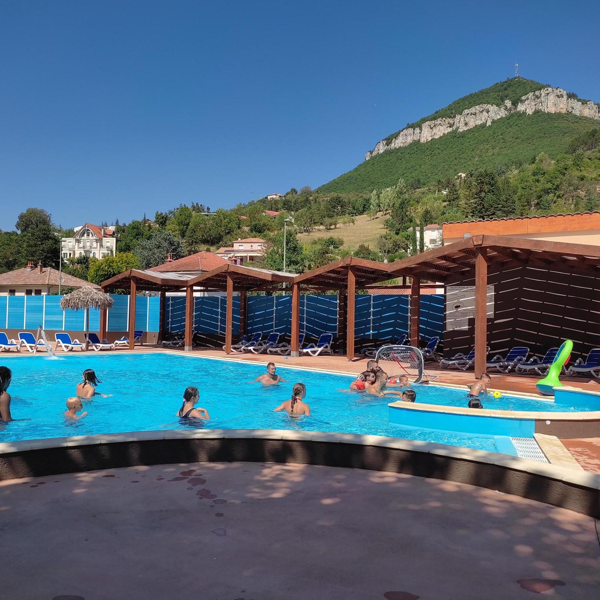 Mobil Home Xxl 4 Chambres - Camping Le Viaduc Millau Bagian luar foto